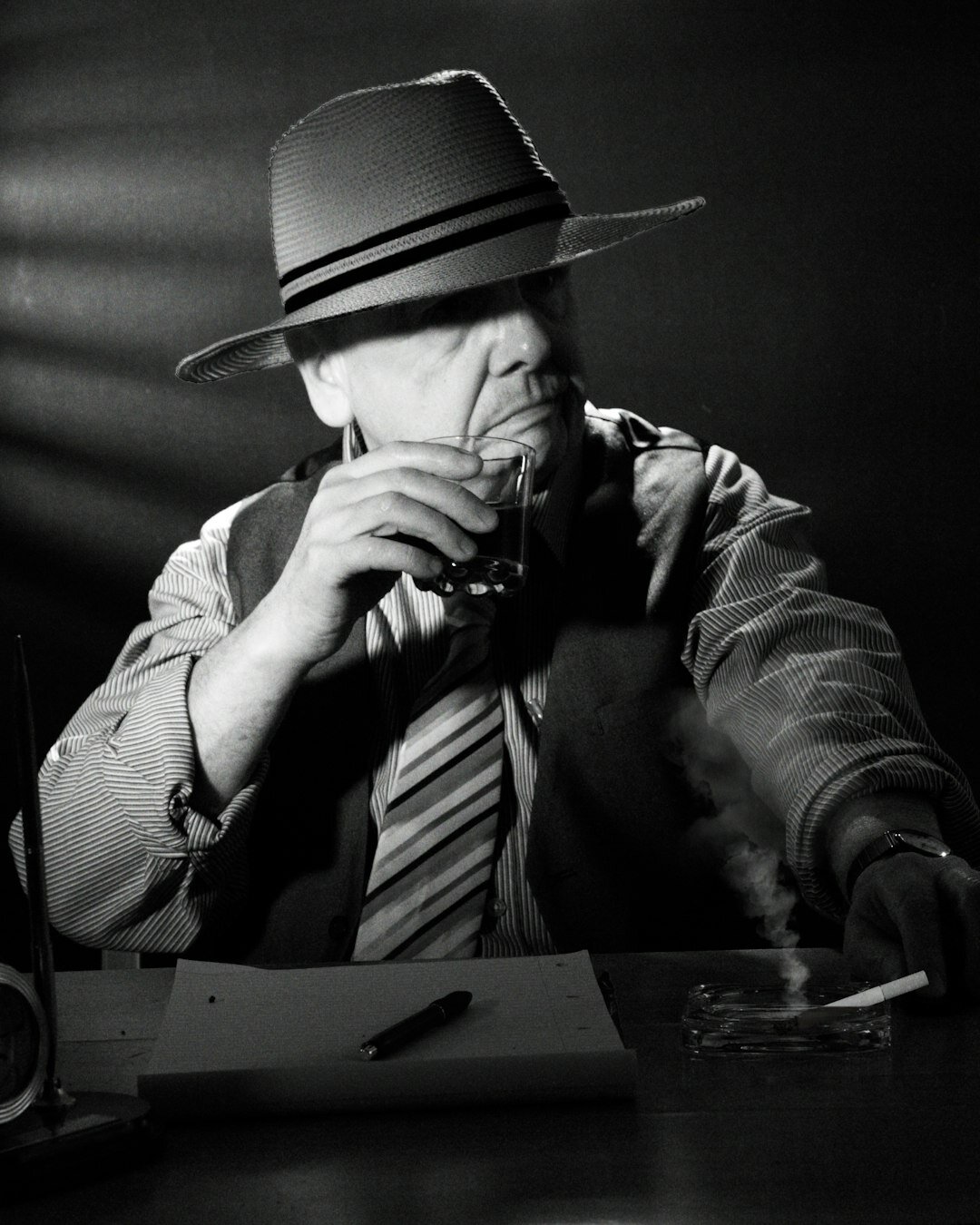 vintage detective hat and notebook